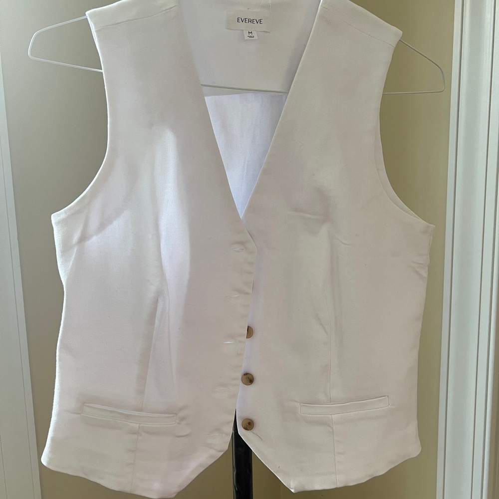 **BRAND NEW**Evereve Classic White Vest